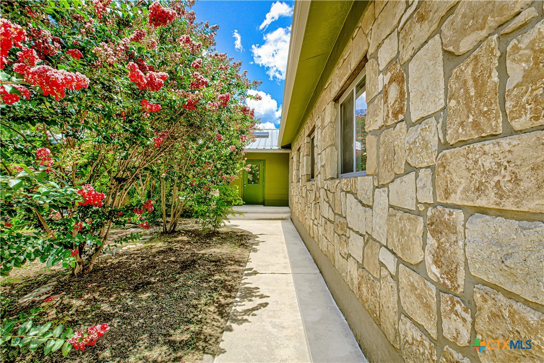45 La Buena Property Photo 34