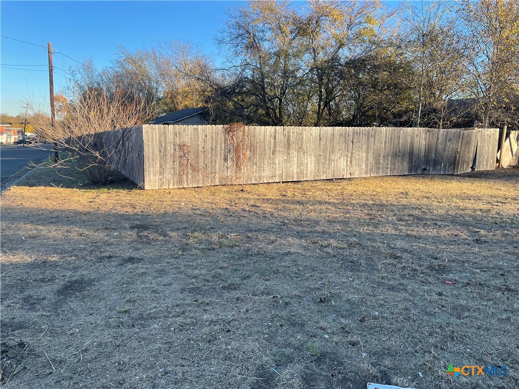 1612 N Park Street Property Photo 1