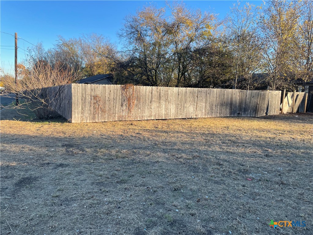 1612 N Park Street Property Photo 2