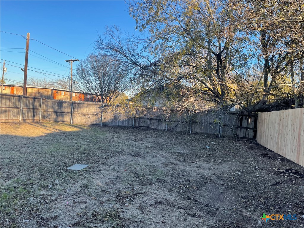 1612 N Park Street Property Photo 5