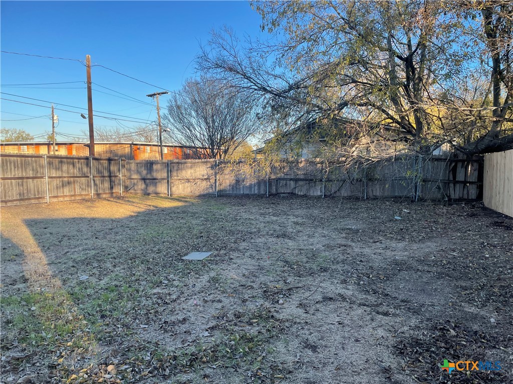 1612 N Park Street Property Photo 6