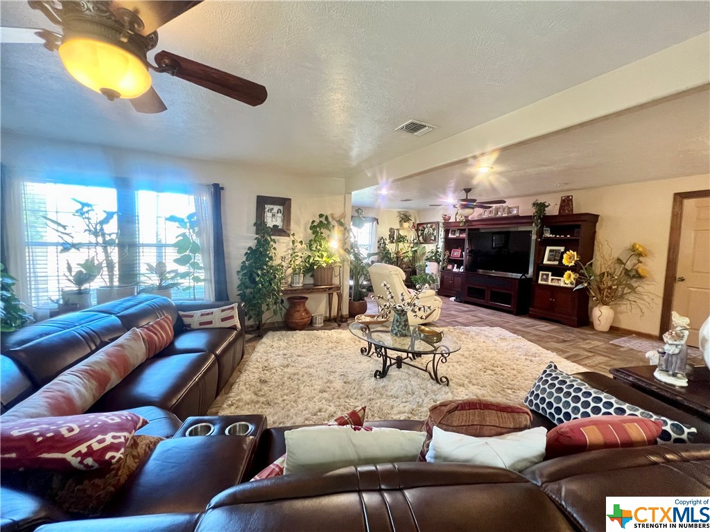 402 Dunn Street Property Photo 4