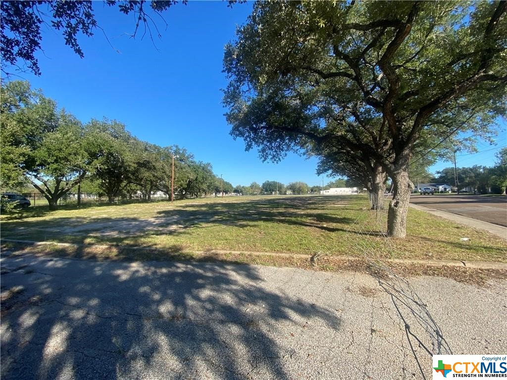 1902 E North Street Property Photo