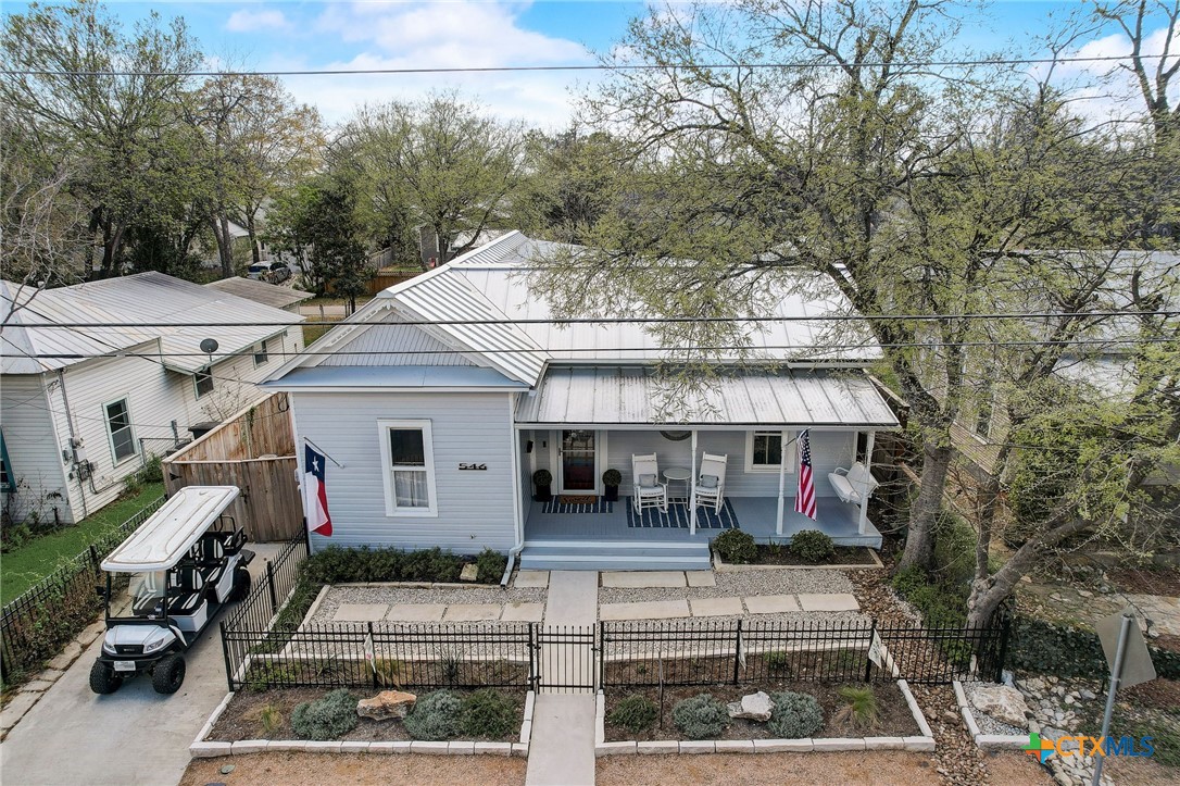 546 S Academy Avenue Property Photo