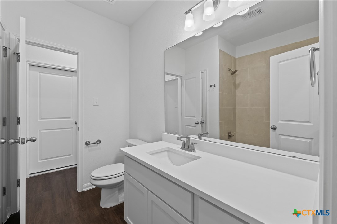 619 Killam Drive Property Photo 16