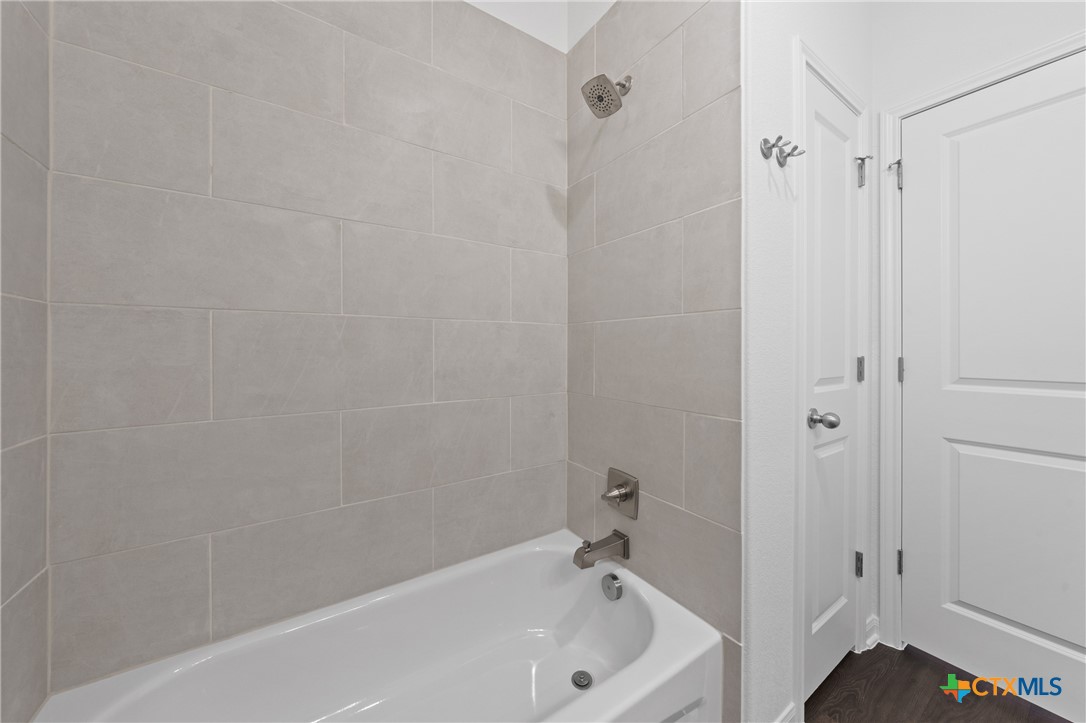 619 Killam Drive Property Photo 17