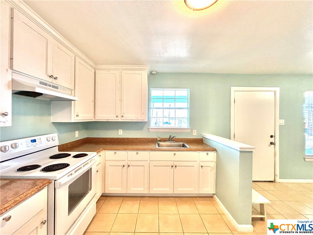 512 W Adams Street Property Photo 5