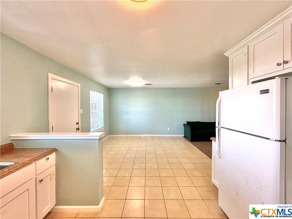 512 W Adams Street Property Photo 6