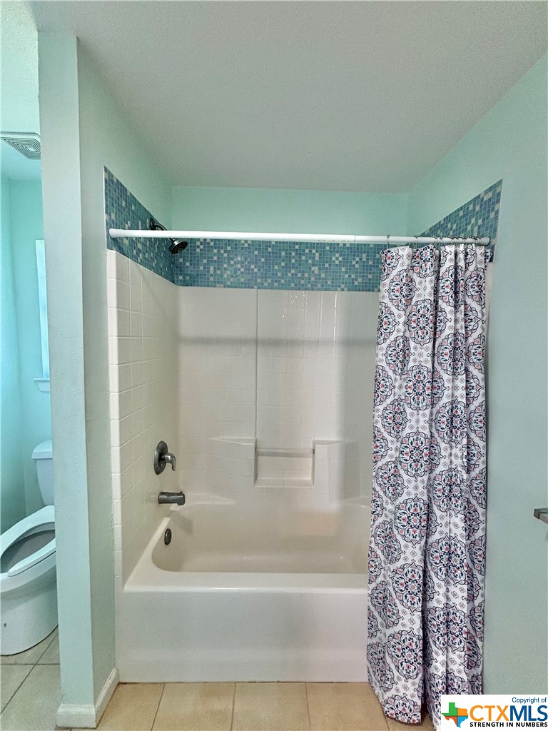 512 W Adams Street Property Photo 13