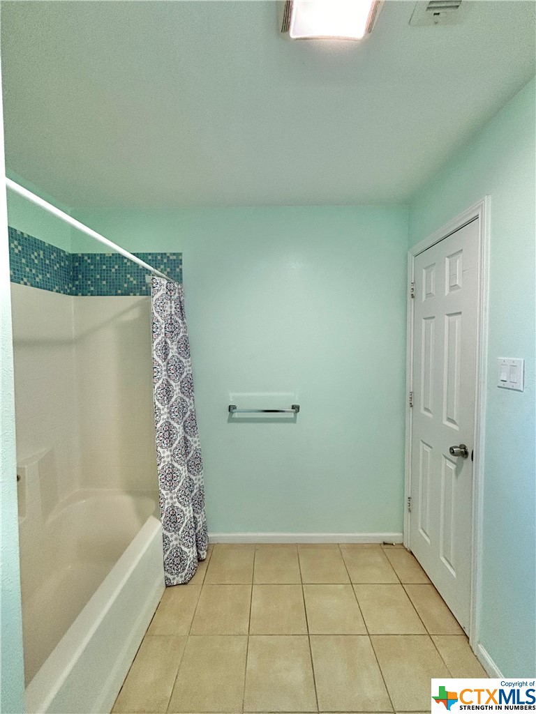512 W Adams Street Property Photo 14