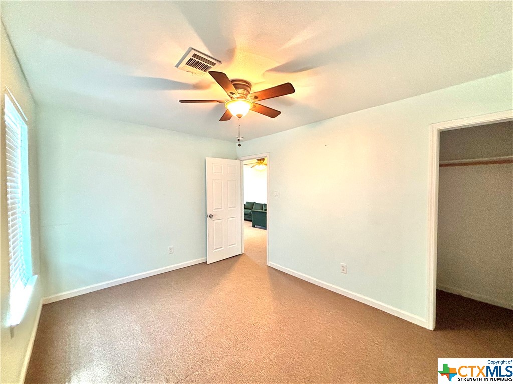 512 W Adams Street Property Photo 17