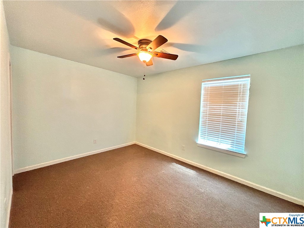 512 W Adams Street Property Photo 18