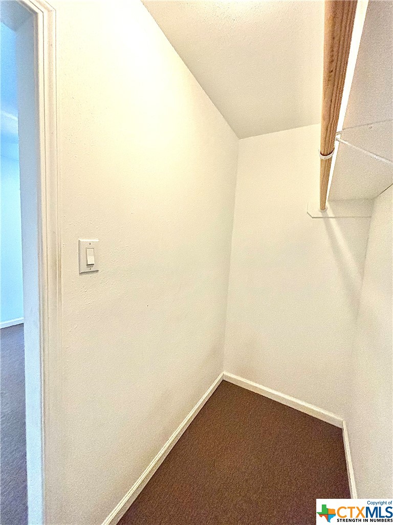 512 W Adams Street Property Photo 19