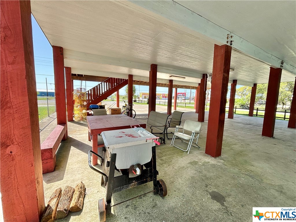 512 W Adams Street Property Photo 25