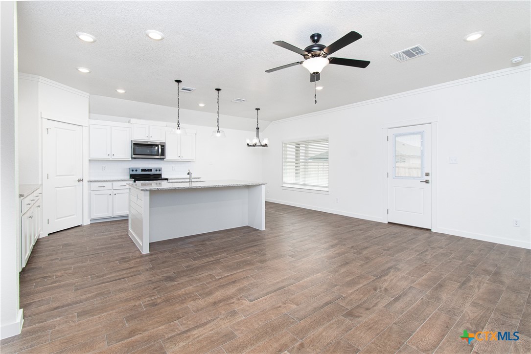 1415 Flatland Property Photo 3