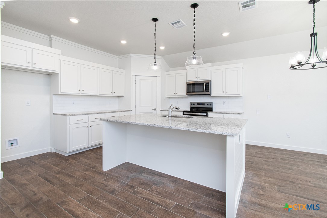 1415 Flatland Property Photo 4