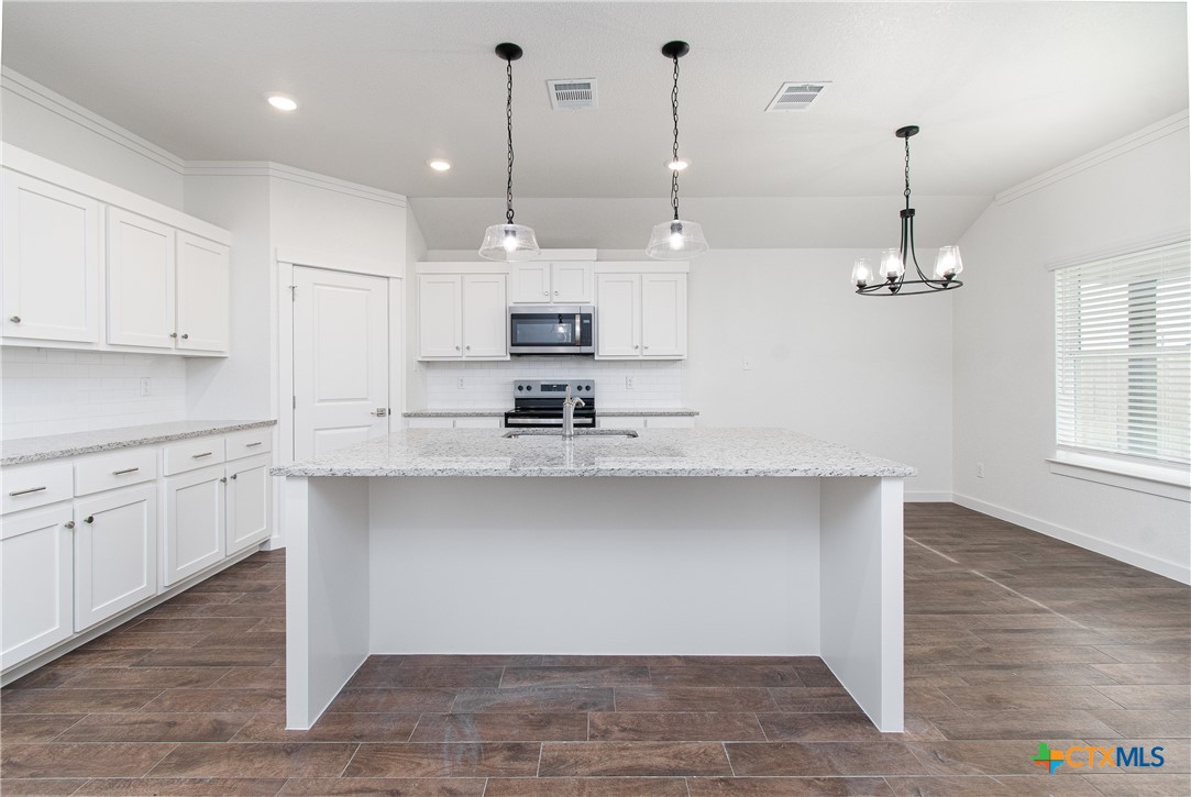 1415 Flatland Property Photo 5