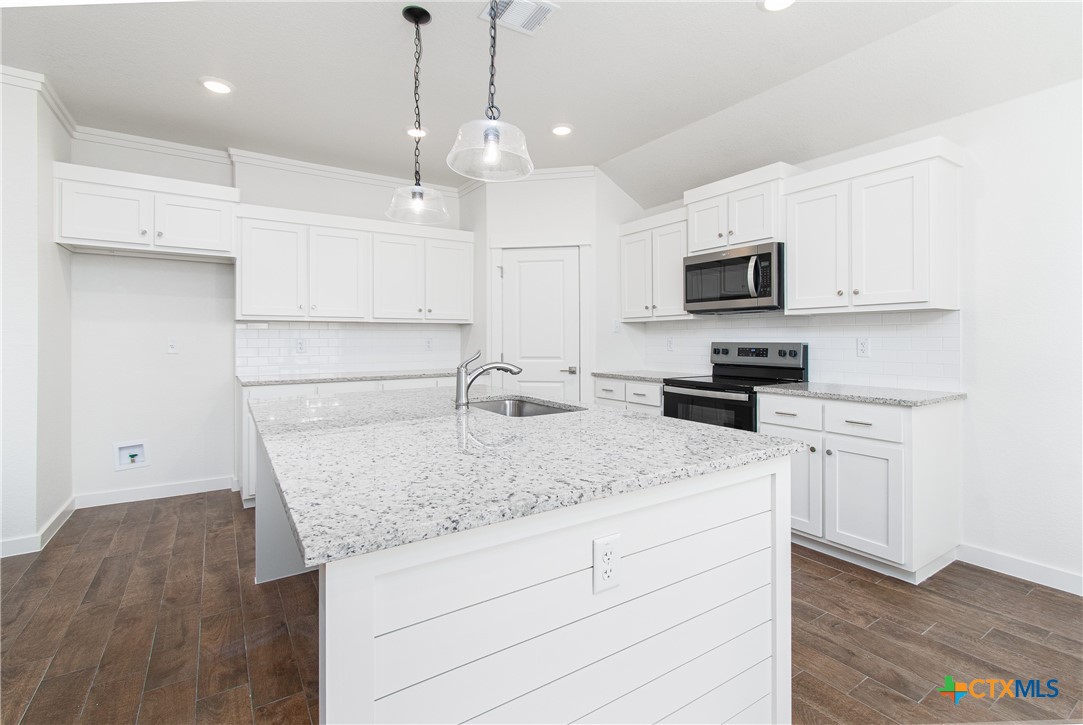 1415 Flatland Property Photo 6