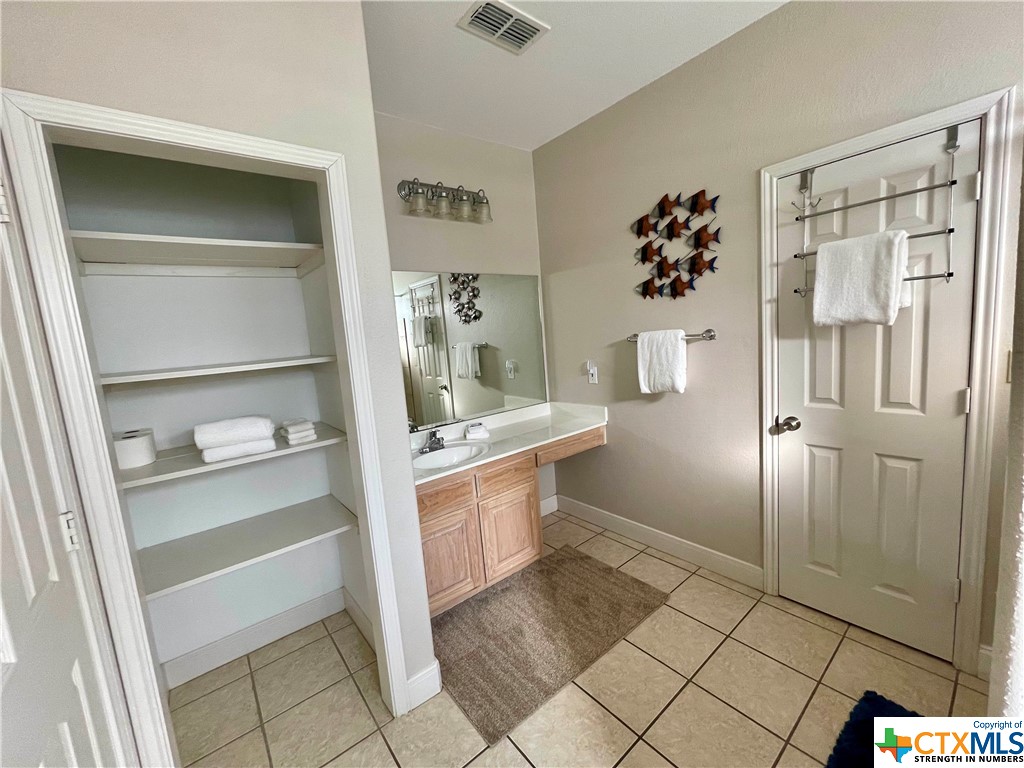 54 Pelican Street Property Photo 21