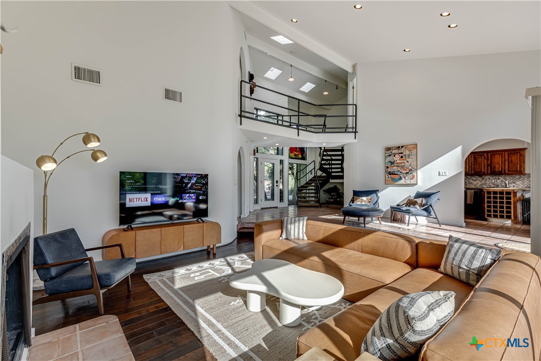 1078 Hillside View Property Photo 7