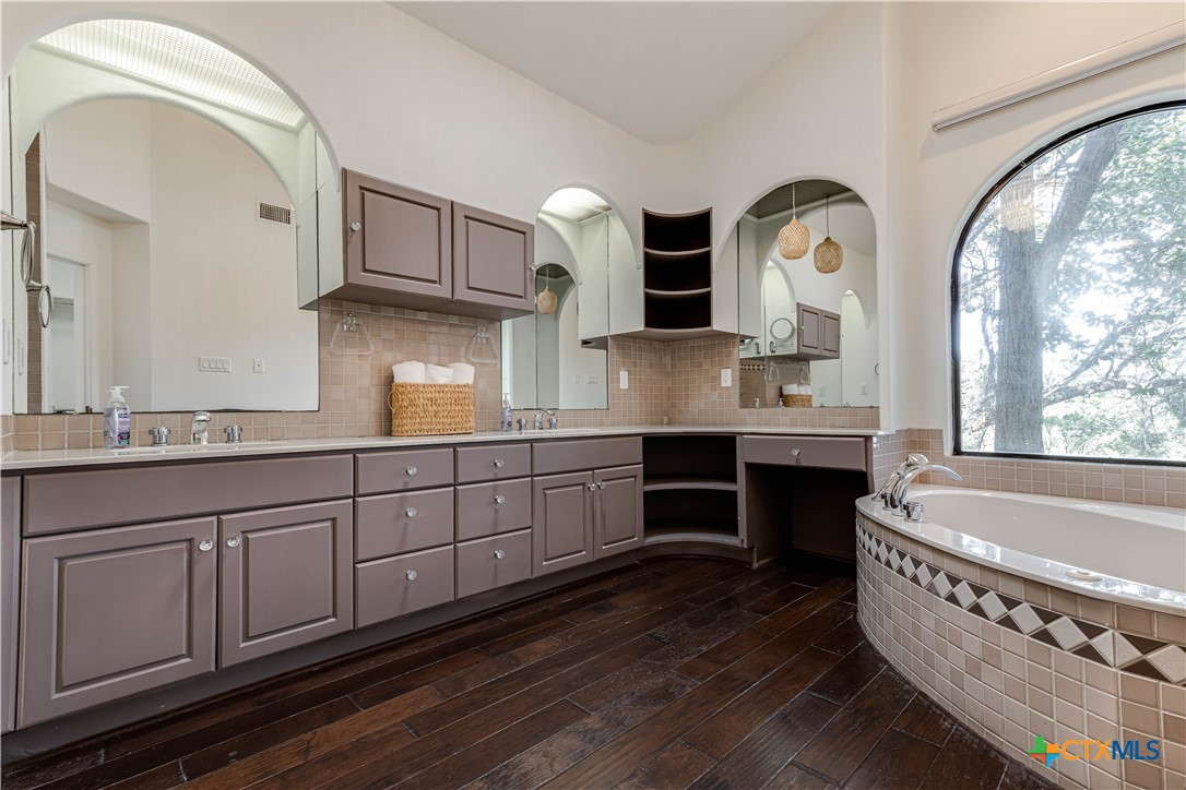 1078 Hillside View Property Photo 19