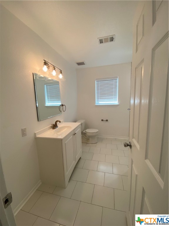 1006 E Fannin Street Property Photo 8