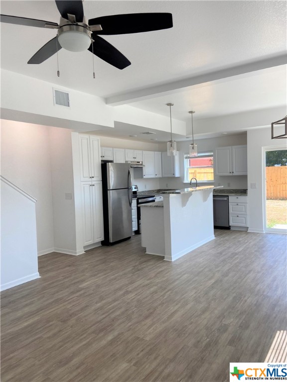 1006 E Fannin Street Property Photo 9