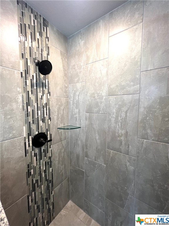 3827 Leming Court Property Photo 7