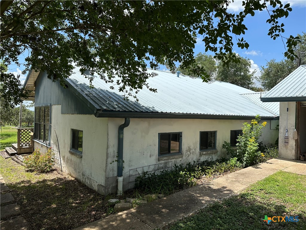 725 Post Oak Road Property Photo 3