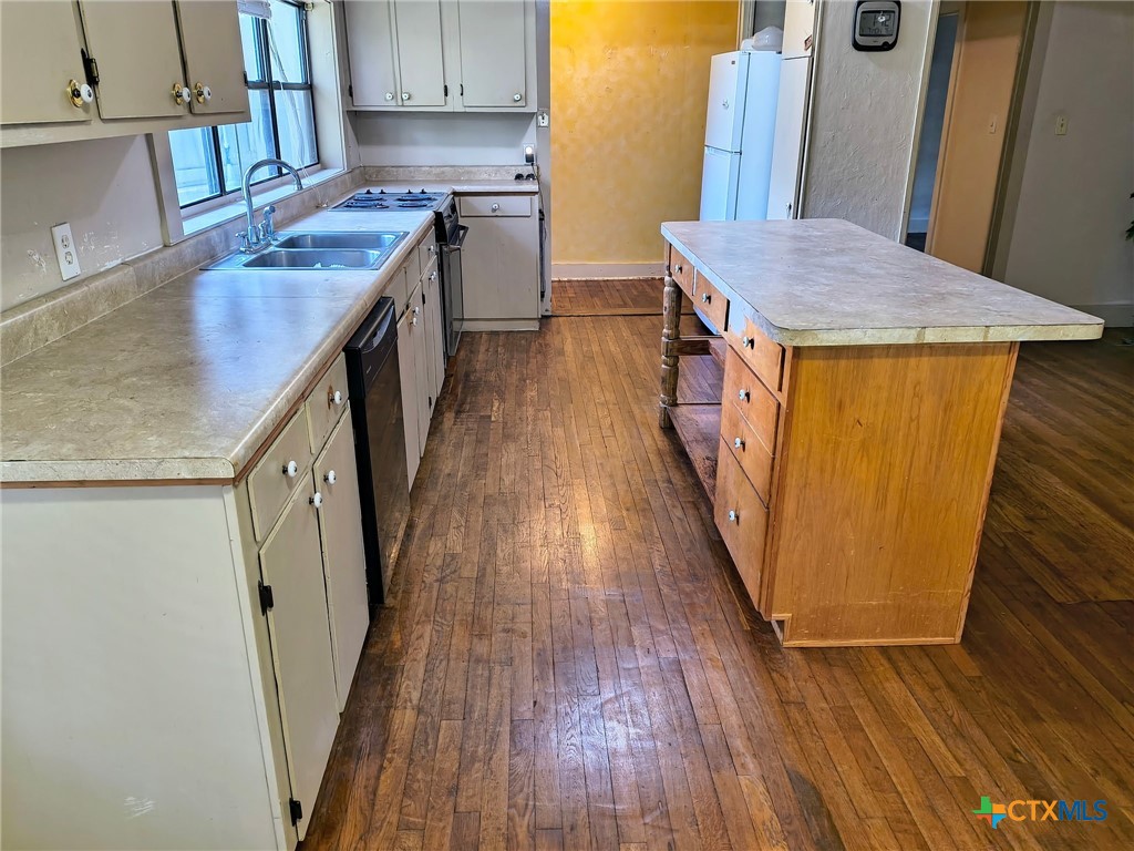 725 Post Oak Road Property Photo 11