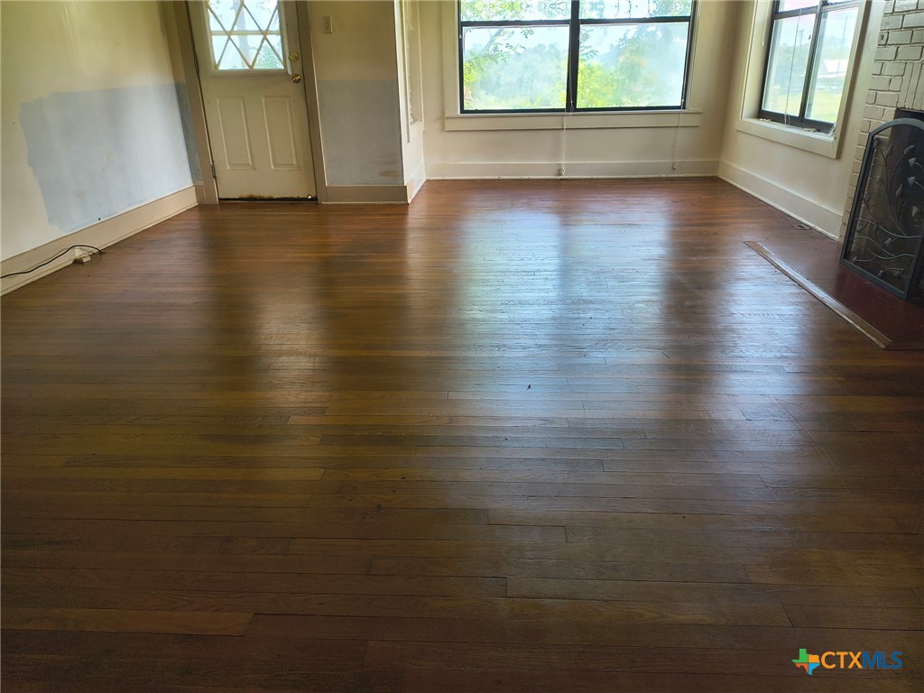 725 Post Oak Road Property Photo 13