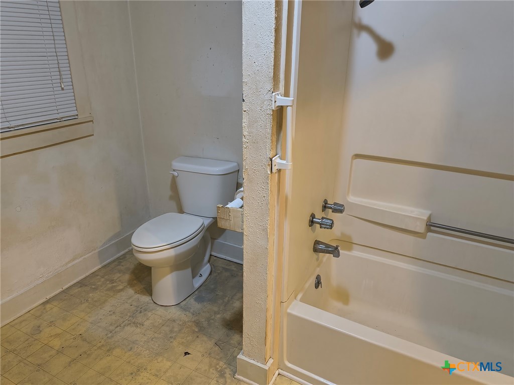 725 Post Oak Road Property Photo 16