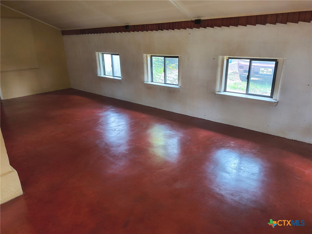 725 Post Oak Road Property Photo 21