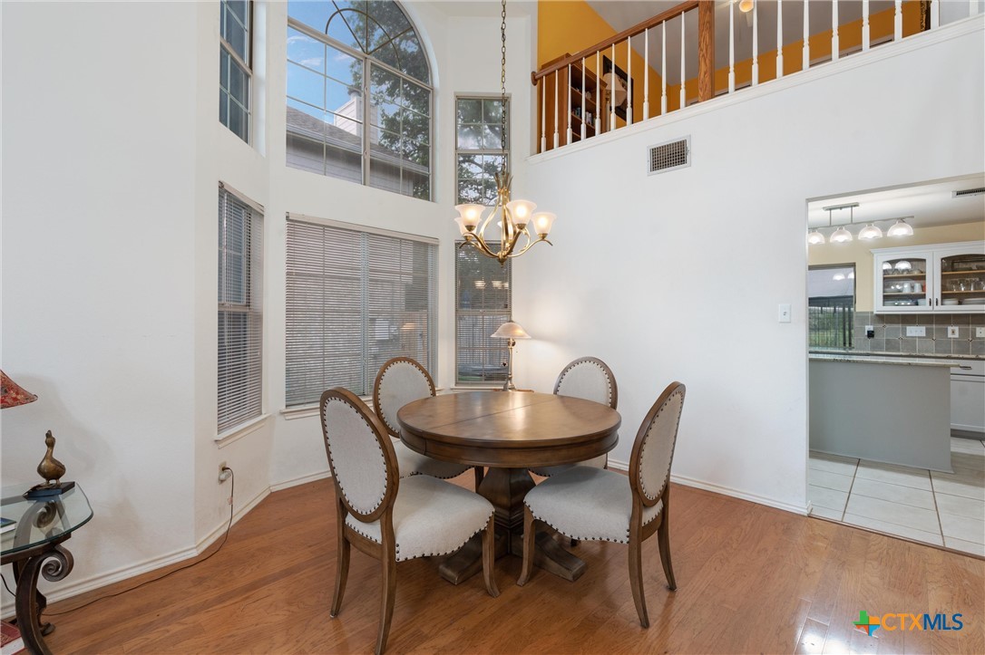 1301 Rockridge Street Property Photo 9