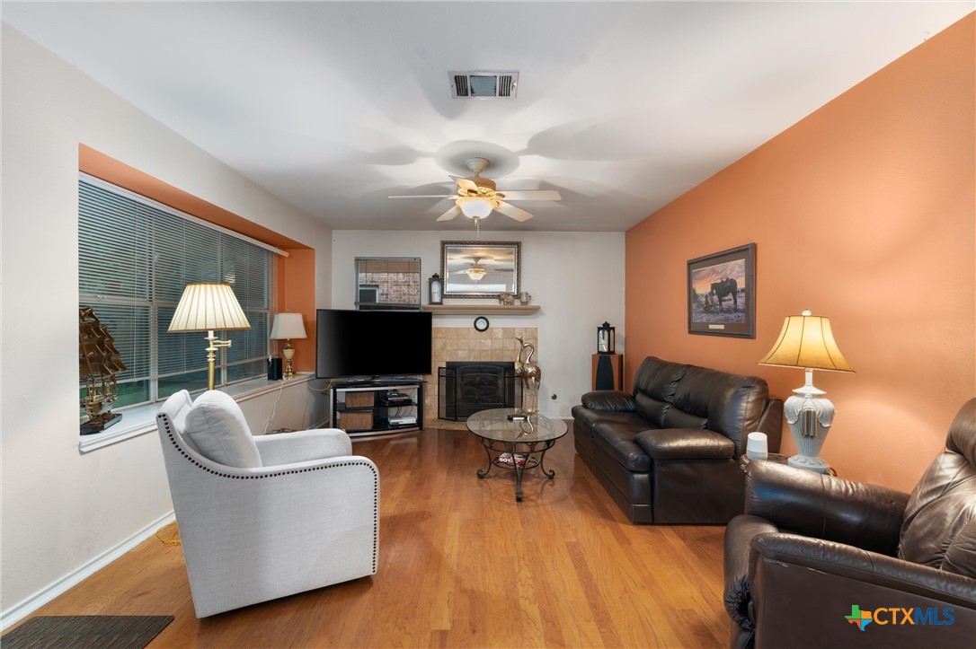 1301 Rockridge Street Property Photo 10