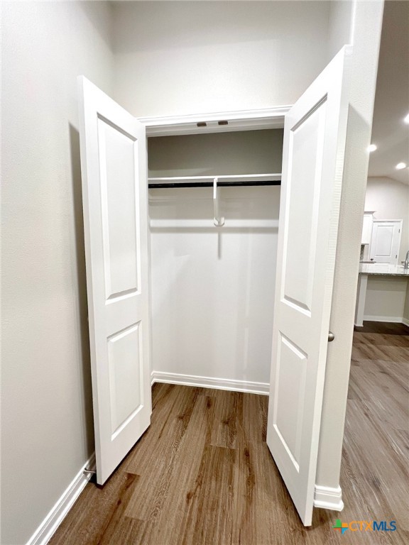 301 Cobblestone Court Property Photo 29