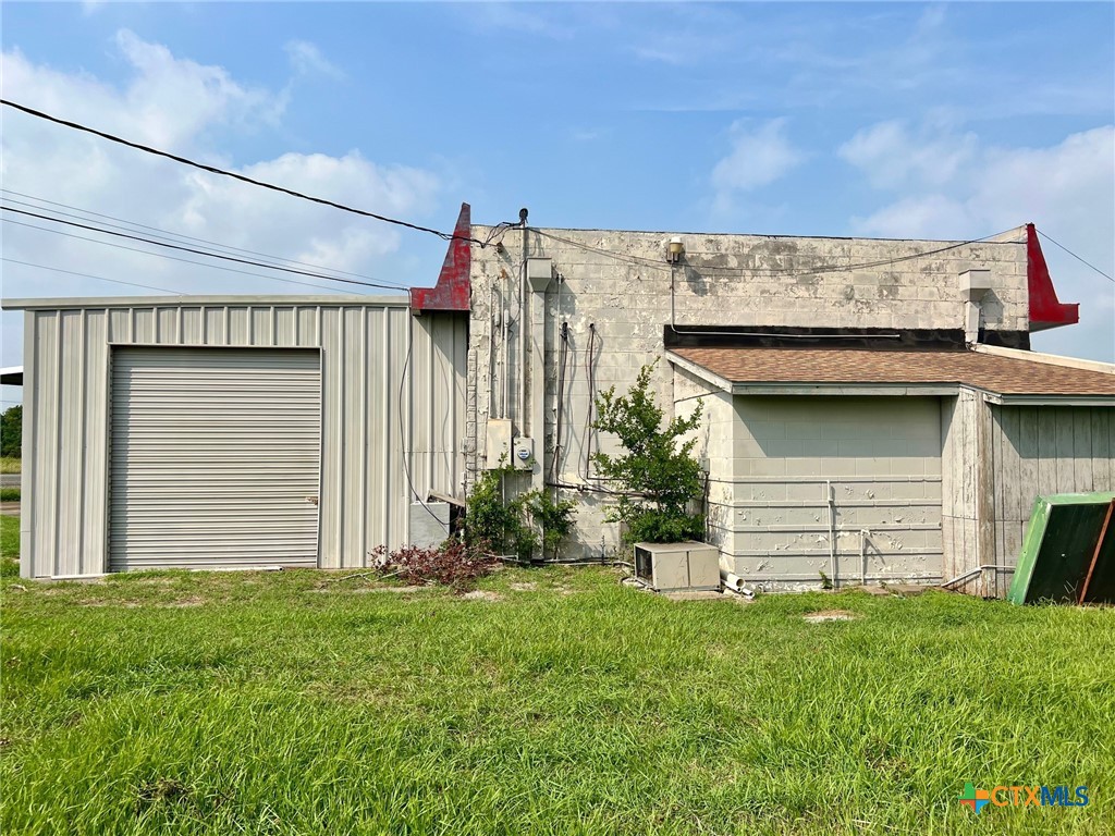 1101 State Highway 35 Property Photo 3