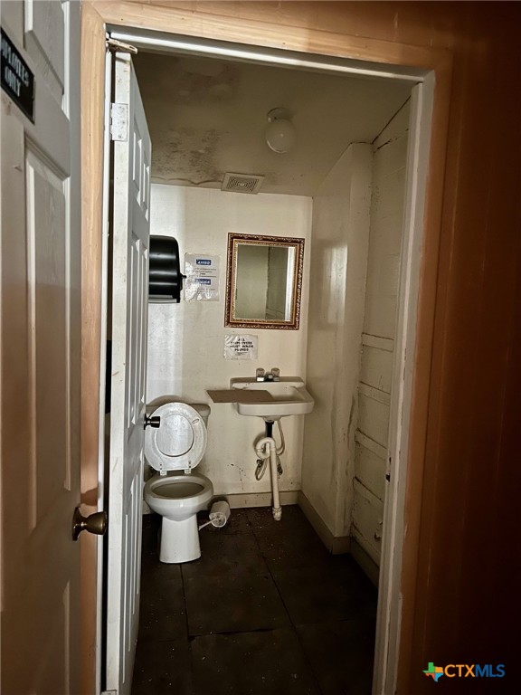 1101 State Highway 35 Property Photo 4