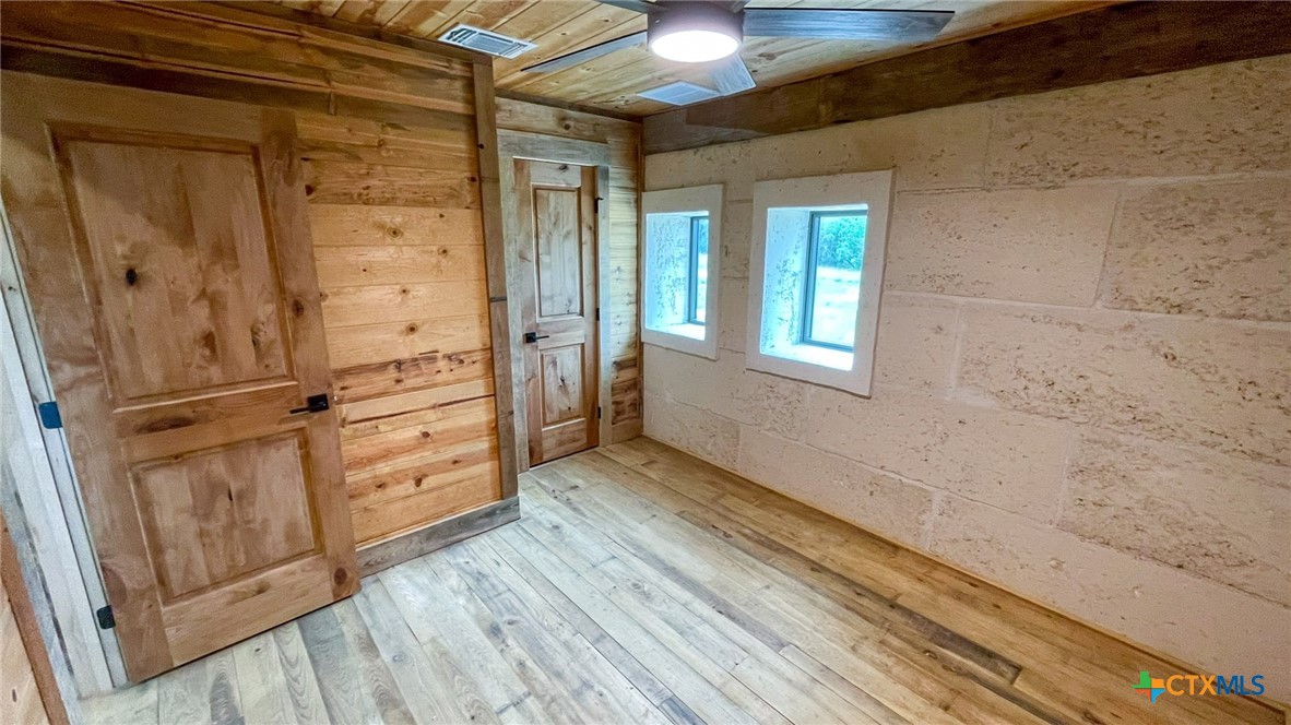 5614 Harwood Road Property Photo 24