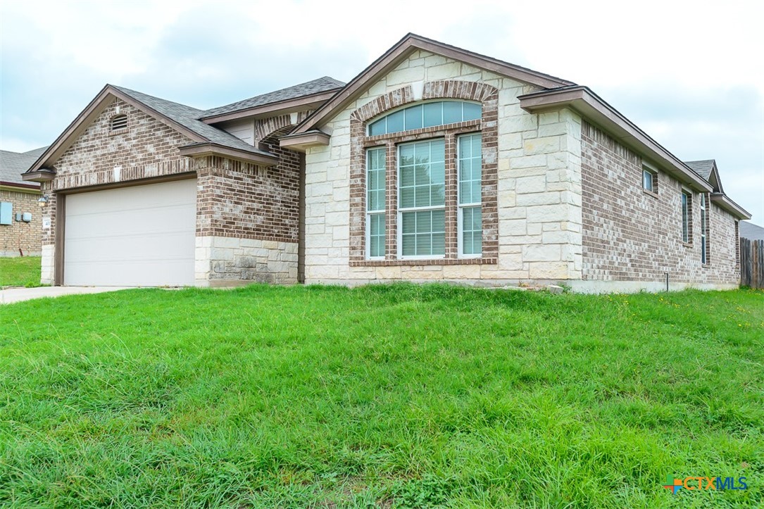 401 Sandra Sue Drive Property Photo 1