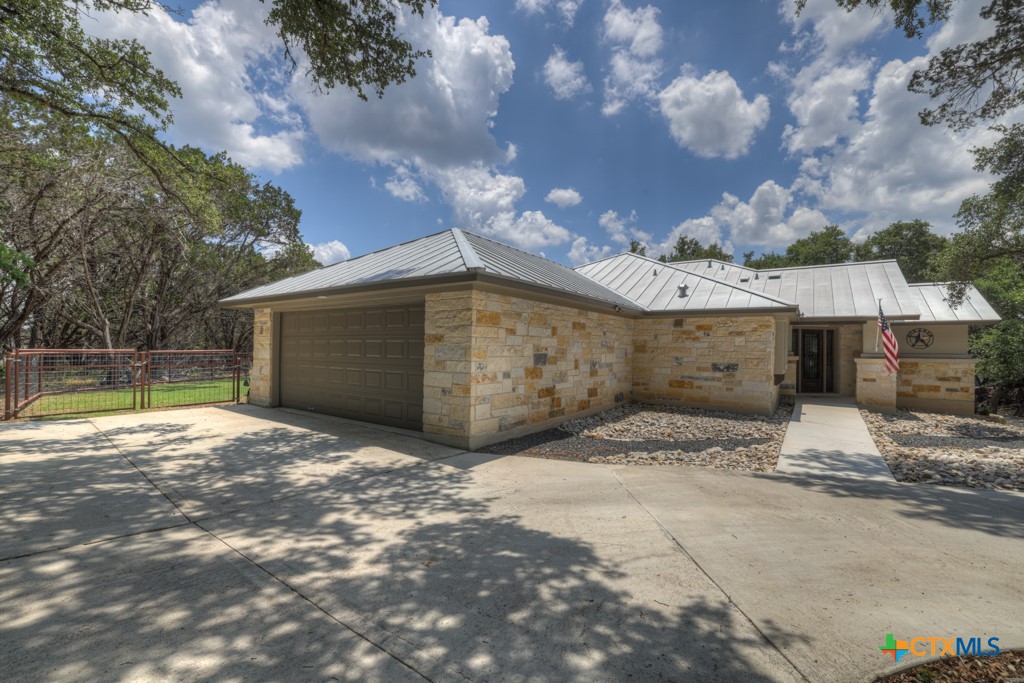 120 Sierra Way Property Photo 4