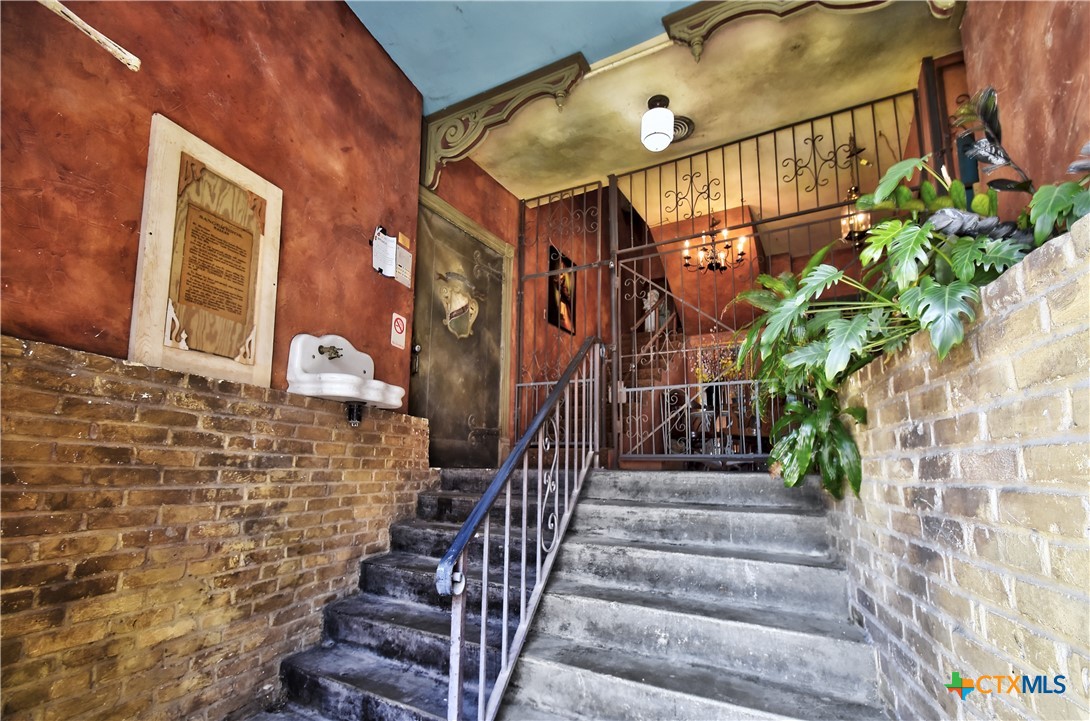 403 Dawson Street Property Photo 10
