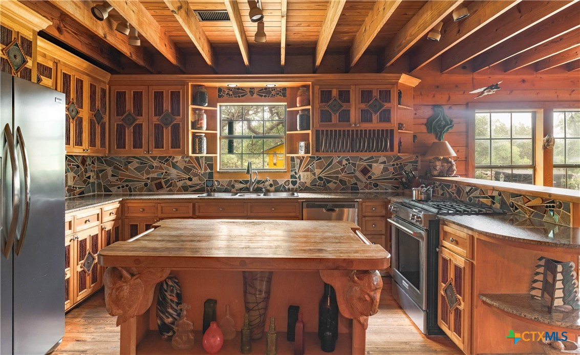 1218 Oakwood Loop Property Photo 8