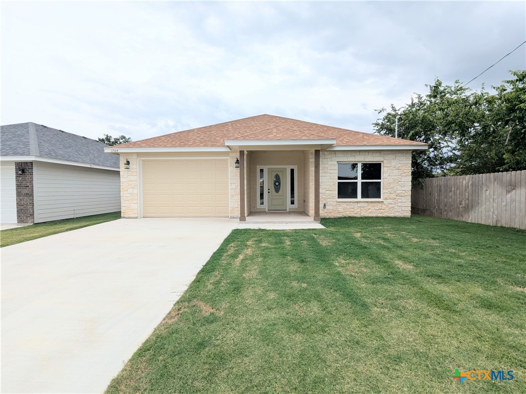 1704 E Avenue G Property Photo