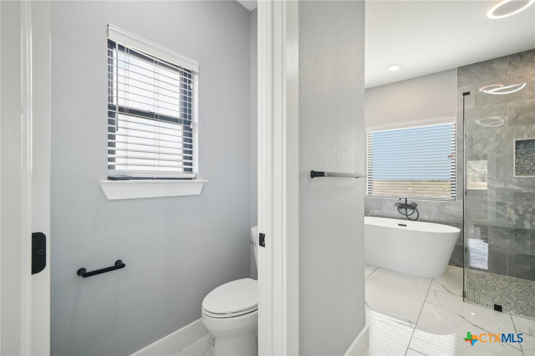 792 Lake Valley Drive Property Photo 22