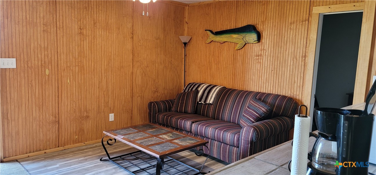 1012 W Denver Avenue Property Photo 4