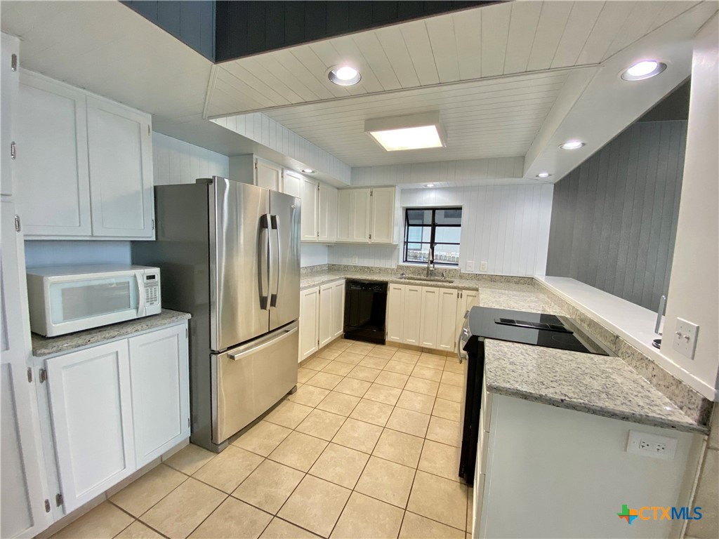 906 Lakeview Trail Property Photo 7