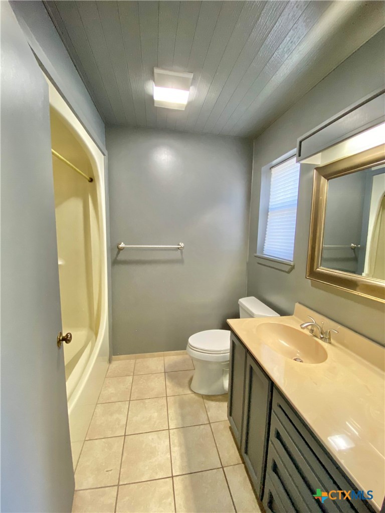 906 Lakeview Trail Property Photo 12