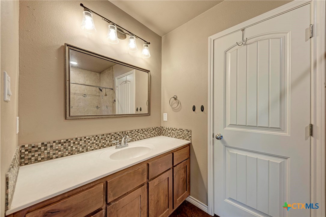 23748 N Us Highway 281 Property Photo 14