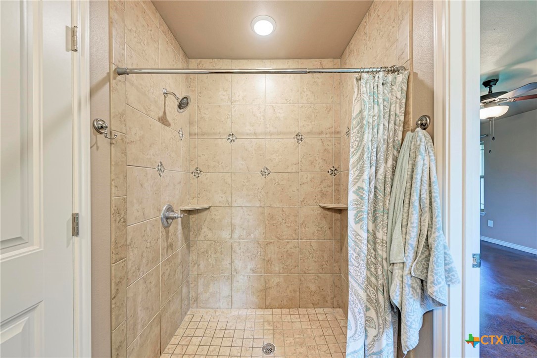 23748 N Us Highway 281 Property Photo 15